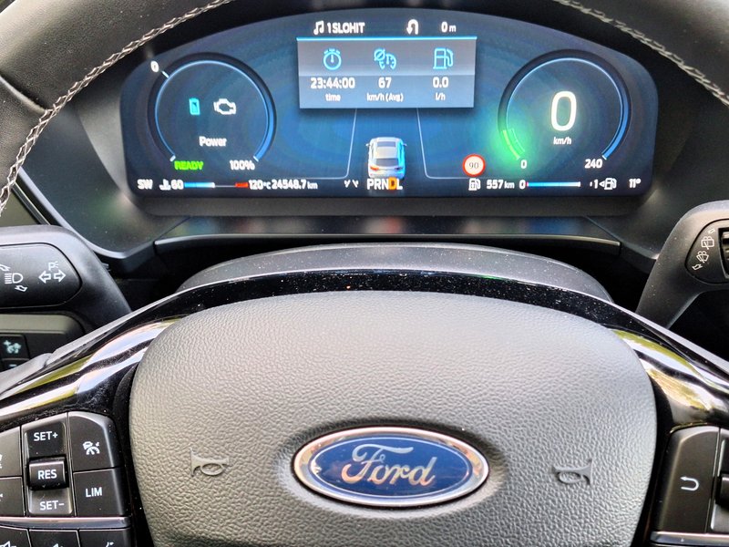 Test: Ford Kuga 2.5 Hybrid AWD Active X  – Poti in stranpoti druge mladosti