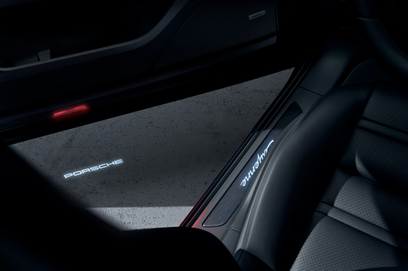 Serijsko z vsem, kar si želite: novi Cayenne Black Edition