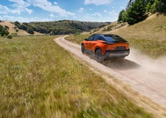 Japonski Subaru se prebuja iz spanca in potrjuje novo paleto električnih križancev