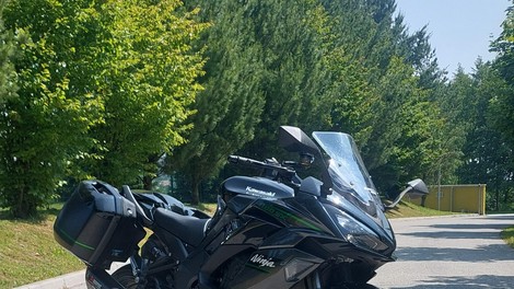 Diamanti so večni - Kawasaki Ninja 1100 SX