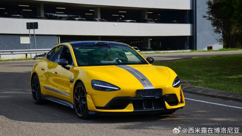 Ferrari - Xiaomi SU7 Ultra