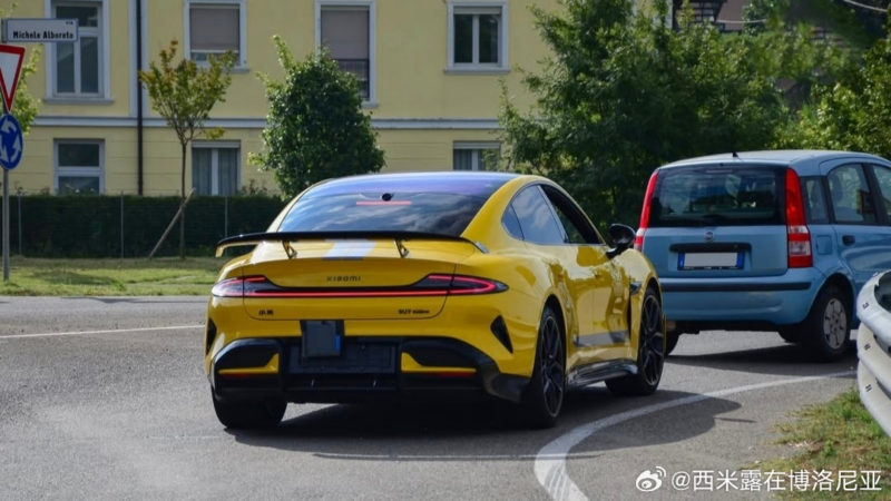 Ferrari - Xiaomi SU7 Ultra