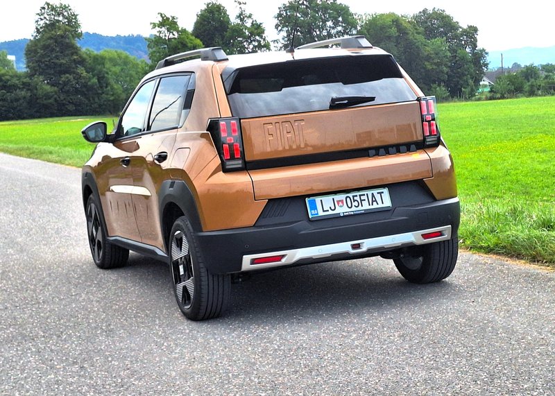 Test: Fiat Grande Panda Elettra La Prima - Igrivost simpatične odrasle medvedke
