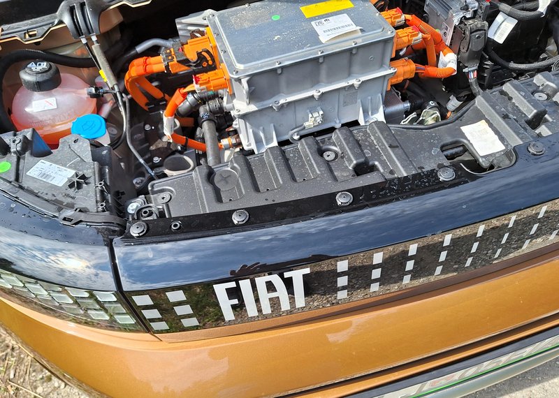 Test: Fiat Grande Panda Elettra La Prima - Igrivost simpatične odrasle medvedke