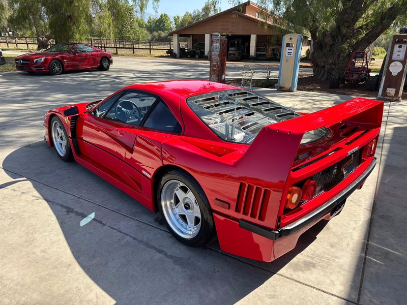 Ferrari F40 - dražba