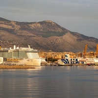 Gradnja mostu, ki bo povezal največji italijanski otok s celino, je odobrena. Jasno je tudi, do kdaj bo dokončan