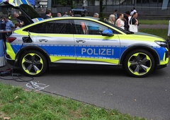Policija in električni avtomobili - to je realnost, tudi pri nas