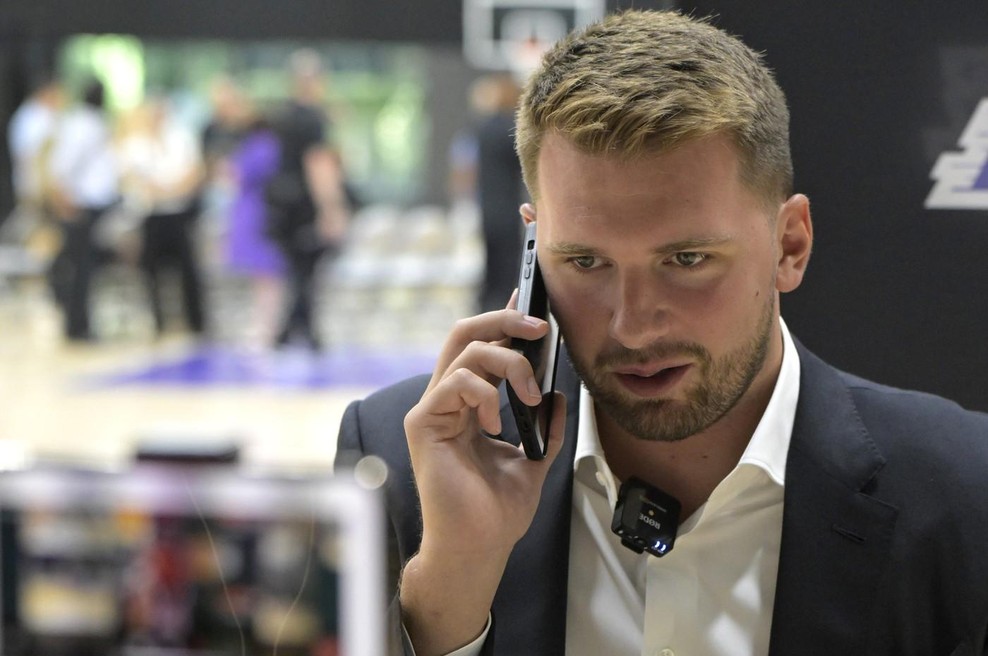 Avto za 2 milijona: Tako je Luka Dončić proslavil podpis nove pogodbe in se z novim hiperavtomobilom zapeljal po Ljubljani (VIDEO) (foto: Profimedia)