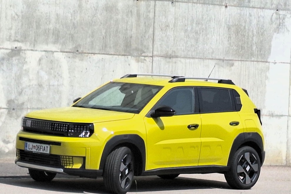 Test: Fiat Grande Panda 1.2 Hybrid - Italijanski retro šarm, ki obožuje oglatost