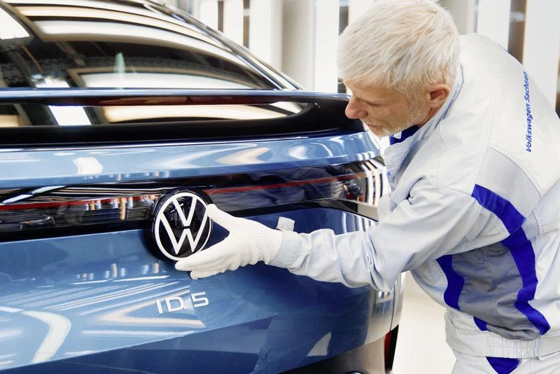 Dvojna upokojitev pri Volkswagnu, tudi novega električnega enoprostorca ne bo