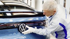 Dvojna upokojitev pri Volkswagnu, tudi novega električnega enoprostorca ne bo