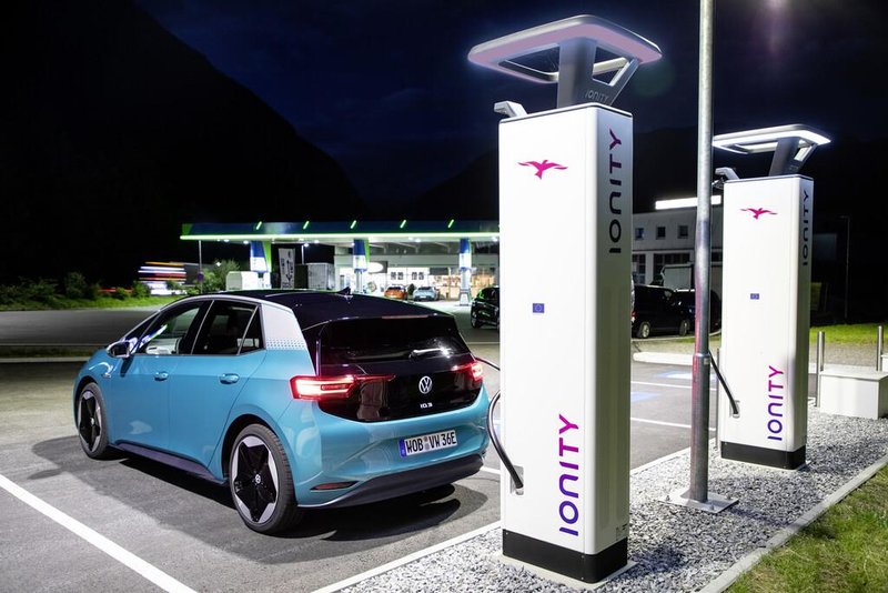 Znano je, kje v Evropi je najboljše delovanje polnilne infrastrukture