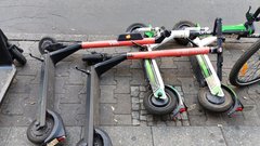 Vožnja z električnimi skiroji bo ponoči strogo prepovedana