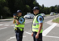 Radarji so se skoraj pregreli, največ prehitrih v naseljih