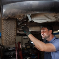 Avtomehanik razkril plačo, ki mu jo številni zavidajo: "Ob sobotah že pred kosilom v žep pospravim ..."