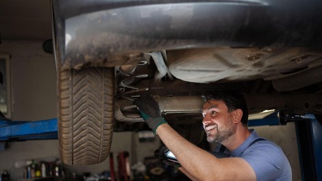 avtomehanik avto vozilo