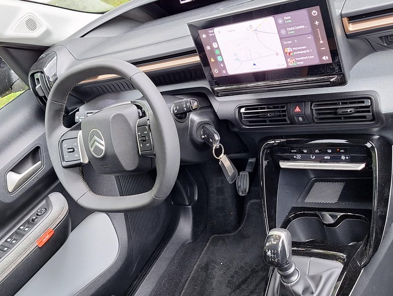 Test: Citroën C3 Aircross Turbo 100 – Drugačna prostorska razmerja