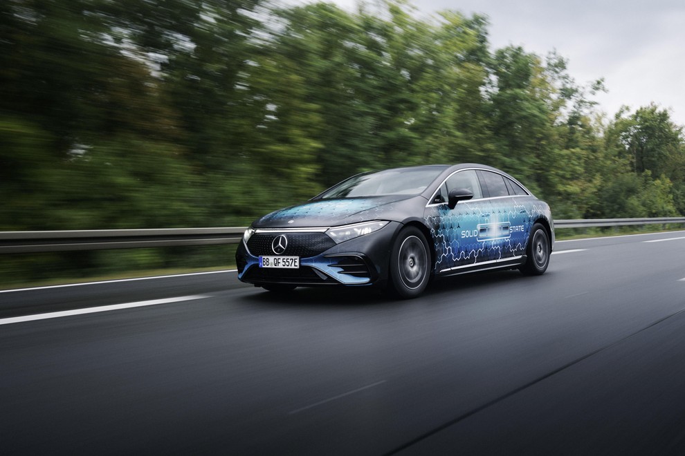 Mercedes-Benz - 1200 km z enim polnjenjem, baterija s trdim elektrolitom