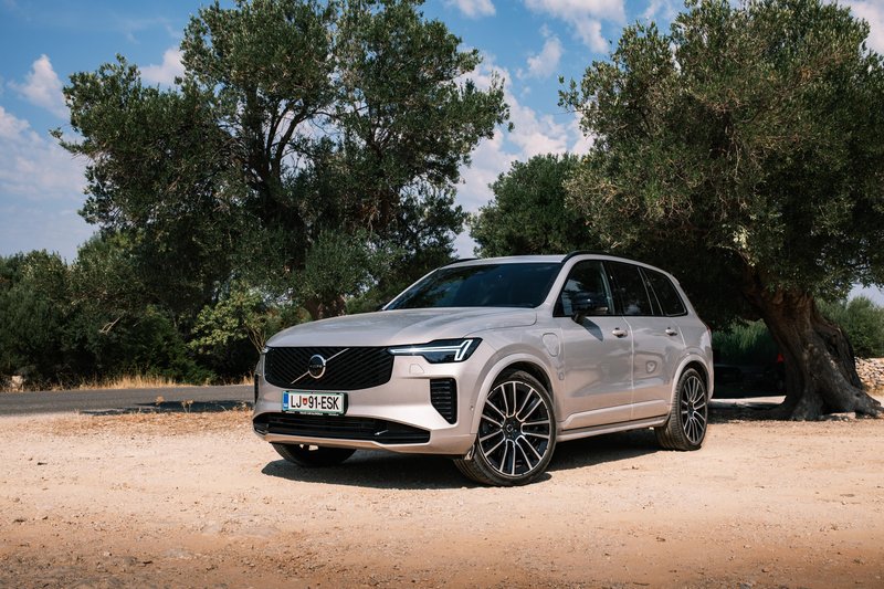 Volvo XC90 T8