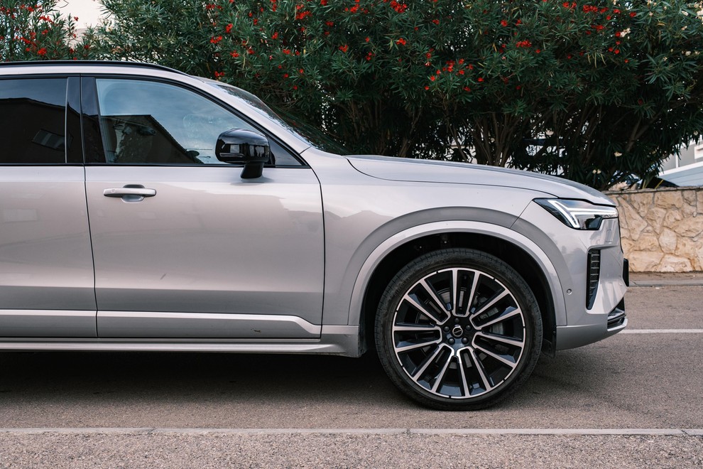 Volvo XC90 T8