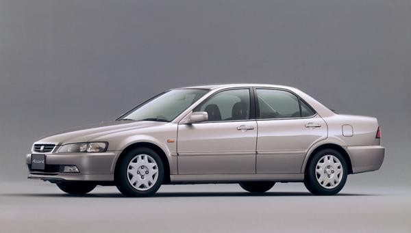 5. Honda Accord (starejše generacije) Honda Accord iz 80. in 90. let je veljala za enega najbolj zanesljivih družinskih avtomobilov. …