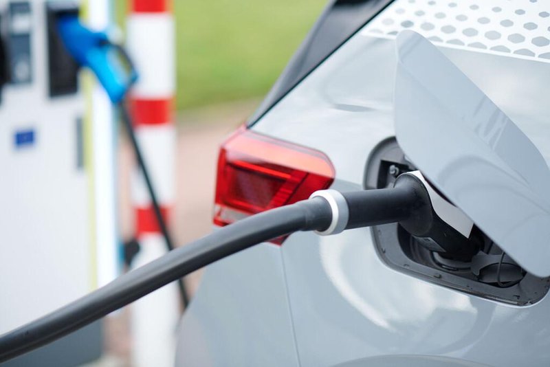 Električna realnost: leta 2030 deset minut polnjenja za 400 kilometrov