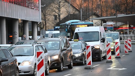 zastoj prometni zamašek