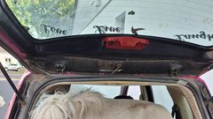 Policisti so ustavili roza avto, kar so našli v prtljažniku pa jih je pustilo brez besed (FOTO)