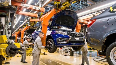 Ruski Avtovaz spet v  težavah, rešujejo jih s krajšim delovnim tednom