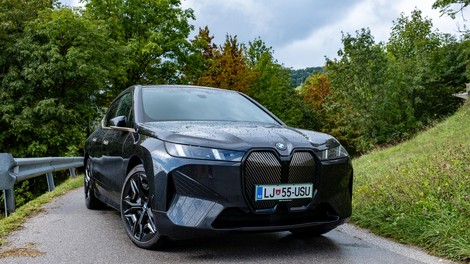 BMW iX xDrive60