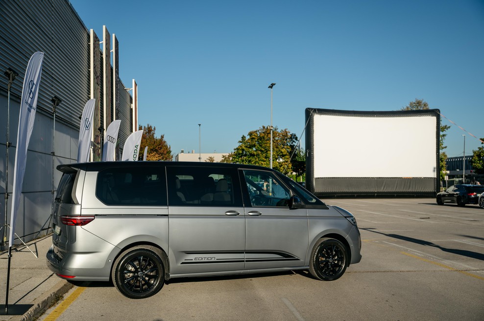 Nepozaben večer pod zvezdami: Ekskluzivni Drive-in kino dogodek ob 10. obletnici lojalnostnega programa Porsche Group Card (foto: promocijska fotografija)