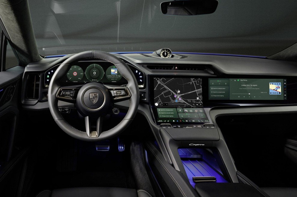 Proizvajalci z njimi polnijo armaturne plošče, vozniki pa jih ignorirajo: 35 odstotkov jih ni uporabilo niti enkrat (foto: Porsche)