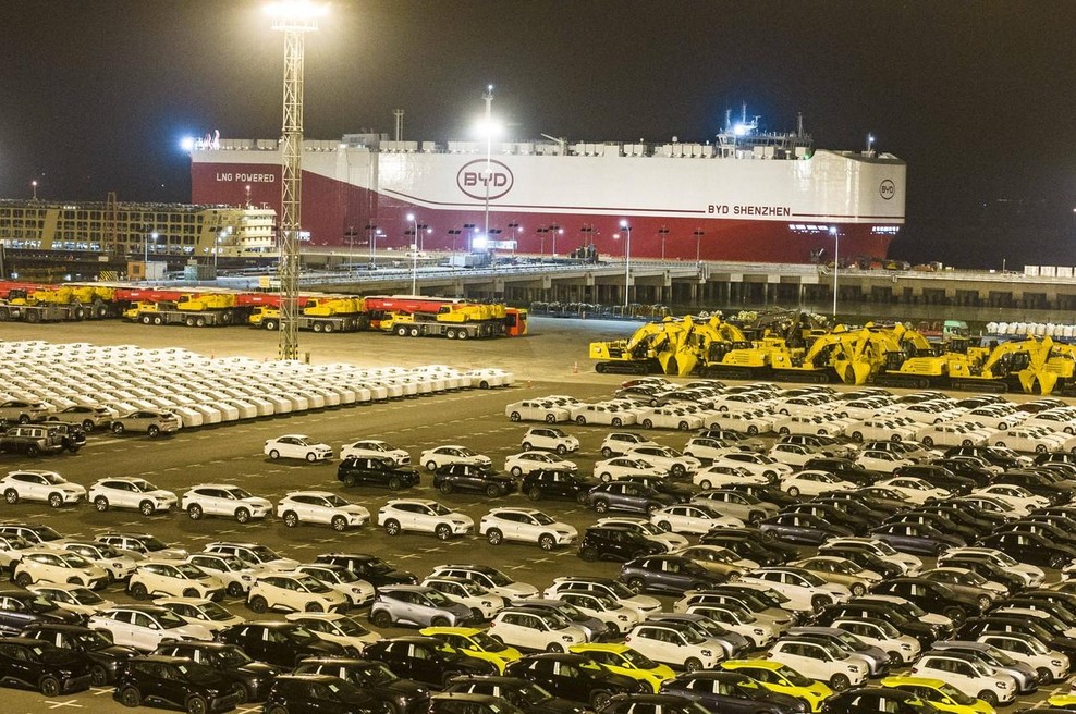 Ofenziva z daljnega vzhoda - pred Kitajci pokleknil še en velikan (foto: Profimedia)