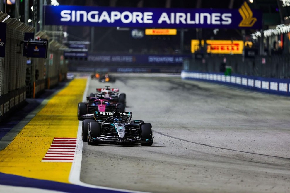 VN Singapurja Russellu, McLaren že konstruktorski prvak