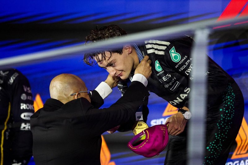 VN Singapurja Russellu, McLaren že konstruktorski prvak
