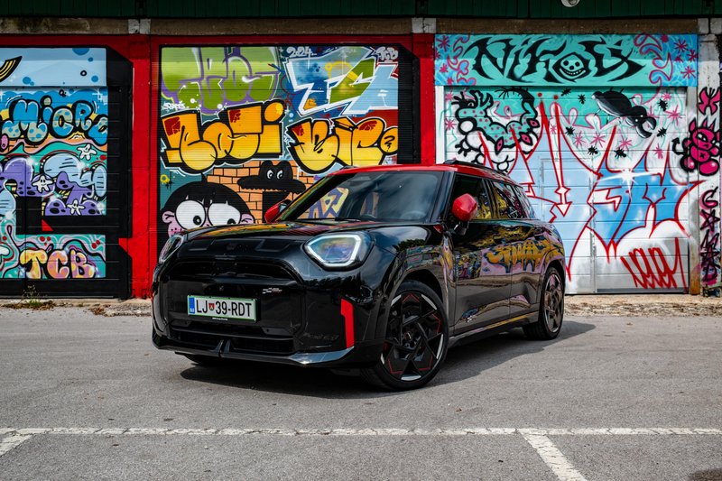 MINI Aceman JCW E