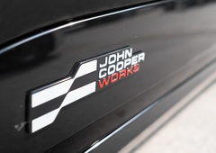 Test: MINI Aceman JCW E - Lahko je zabaven! A za kakšno ceno?