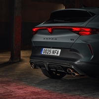 Legendarni petvaljnik se vrača! Cupra pripravlja veliko presenečenje