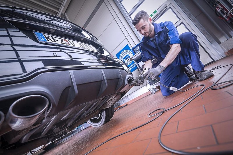 Nemška zahteva: prepoved motorjev z notranjim zgorevanjem je treba opustiti