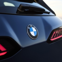 Niso ga še niti videli v živo a so proizvodnjo že povsem razgrabili. Zato jo bodo Bavarci še okrepili