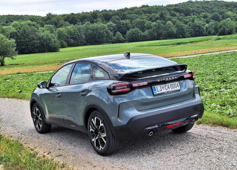 Test: Citroën C4 Hybrid 145 Business – Ponovno vstajenje