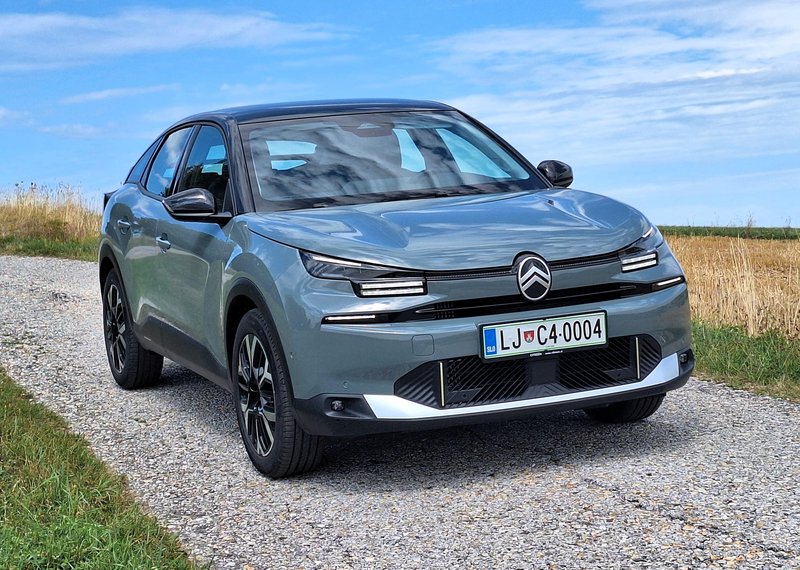 Test: Citroën C4 Hybrid 145 Business – Ponovno vstajenje