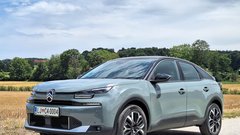 Test: Citroën C4 Hybrid 145 Business – Ponovno vstajenje