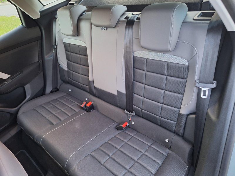 Test: Citroën C4 Hybrid 145 Business – Ponovno vstajenje
