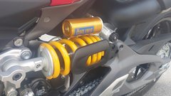 Rdeče in črno ali vaja iz dvojine (vzporedni test - BMW F900 R in Ducati Streetfighter V2S)