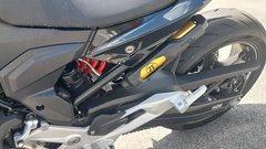 Rdeče in črno ali vaja iz dvojine (vzporedni test - BMW F900 R in Ducati Streetfighter V2S)