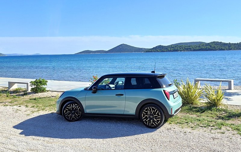 Test: Mini Cooper S – Zadnji S - z izpuhom?