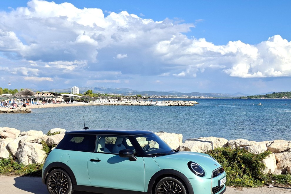 Test: Mini Cooper S – Zadnji S - z izpuhom?