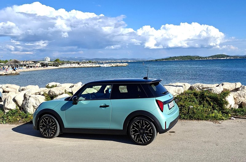 Test: Mini Cooper S – Zadnji S - z izpuhom?