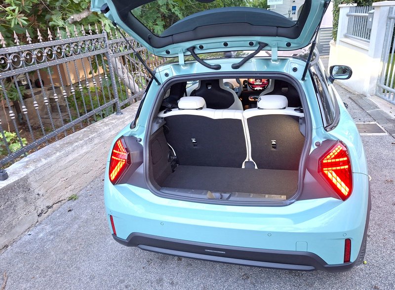 Test: Mini Cooper S – Zadnji S - z izpuhom?